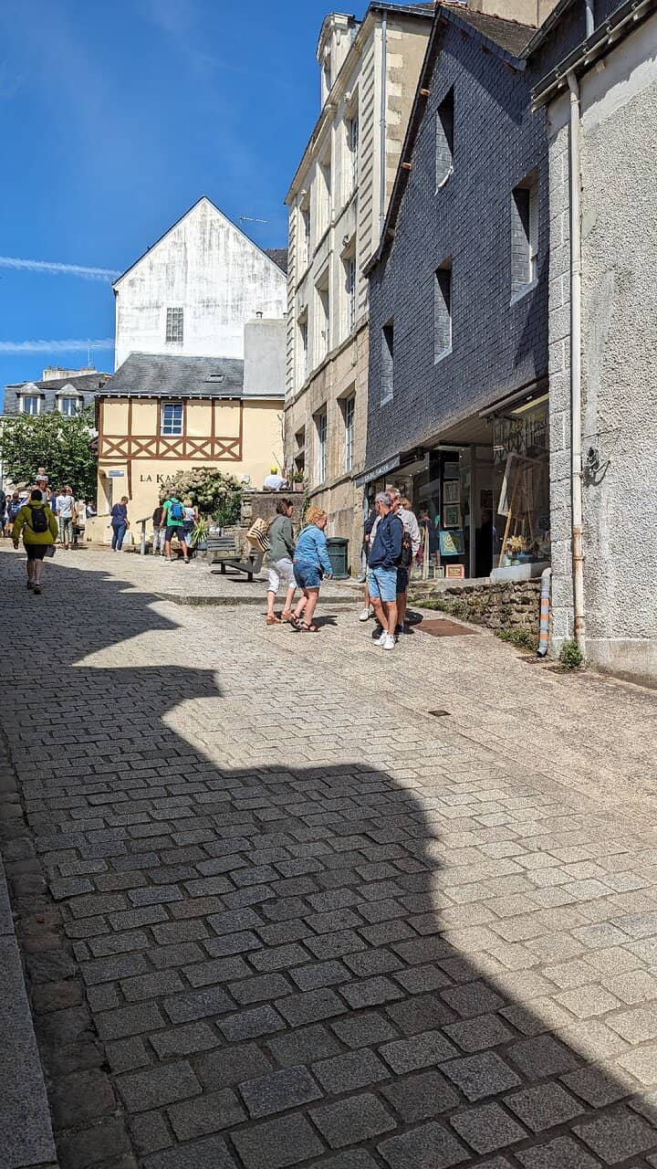 Artisan Crafts & Souvenirs