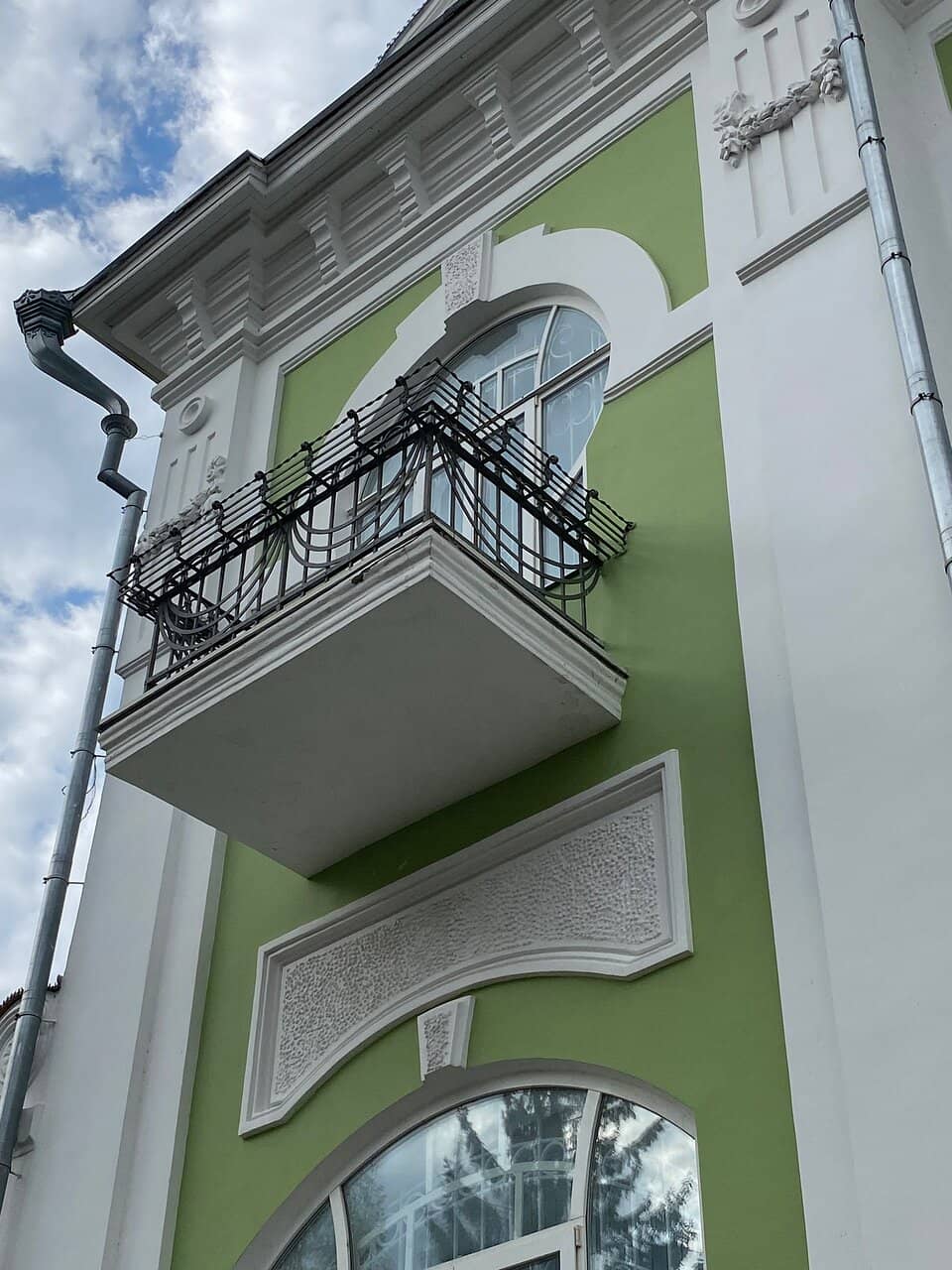 Graphics by Natalia Smirnova