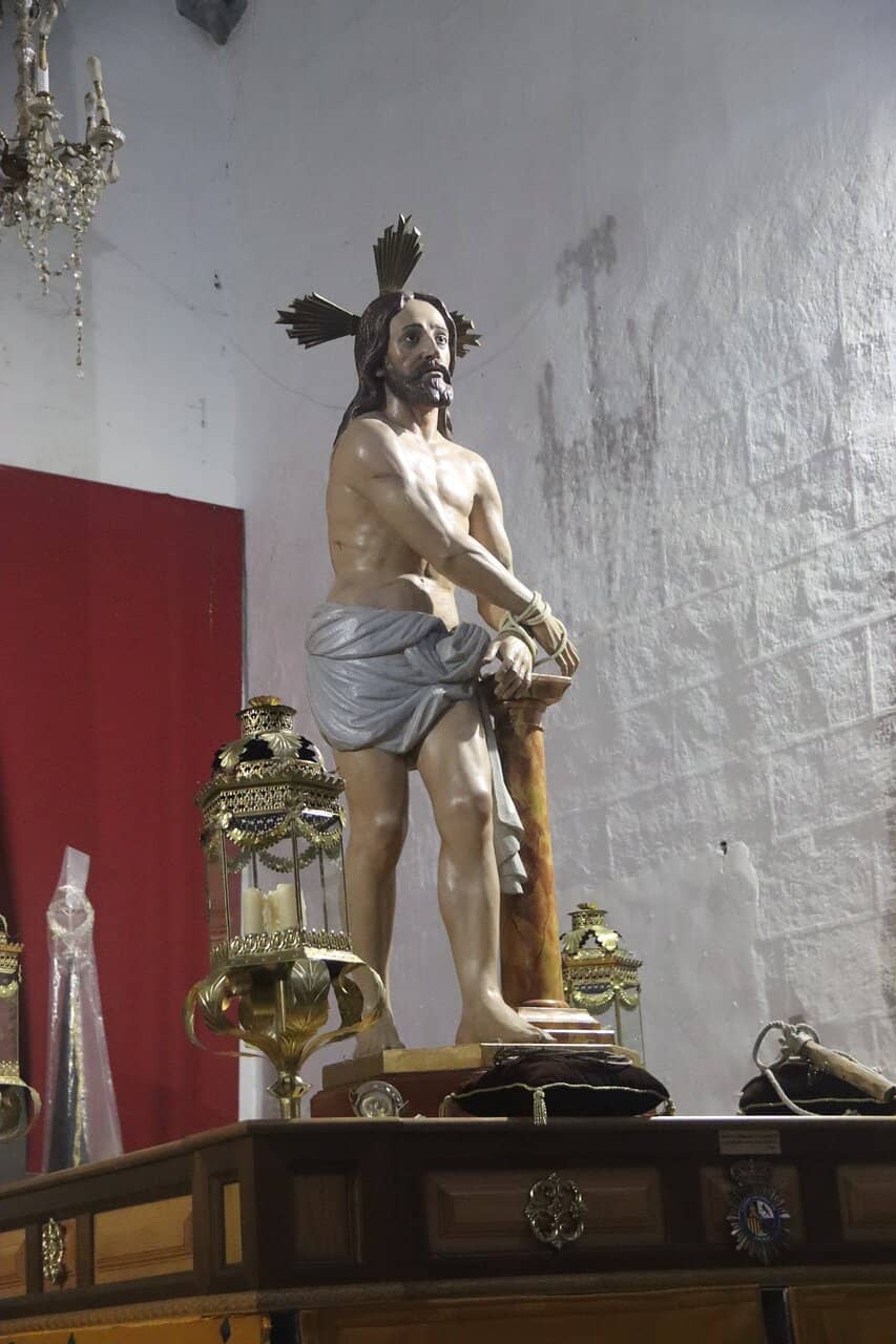 Serene Courtyards & Pool