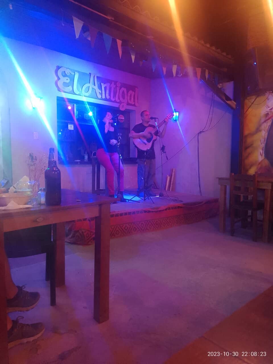Lively Atmosphere & Wine