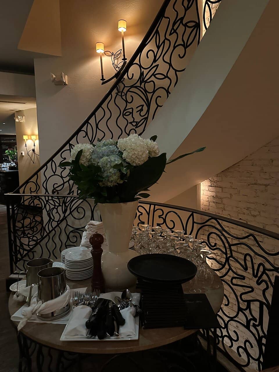 Cozy Ambiance for Brunch and Lunch