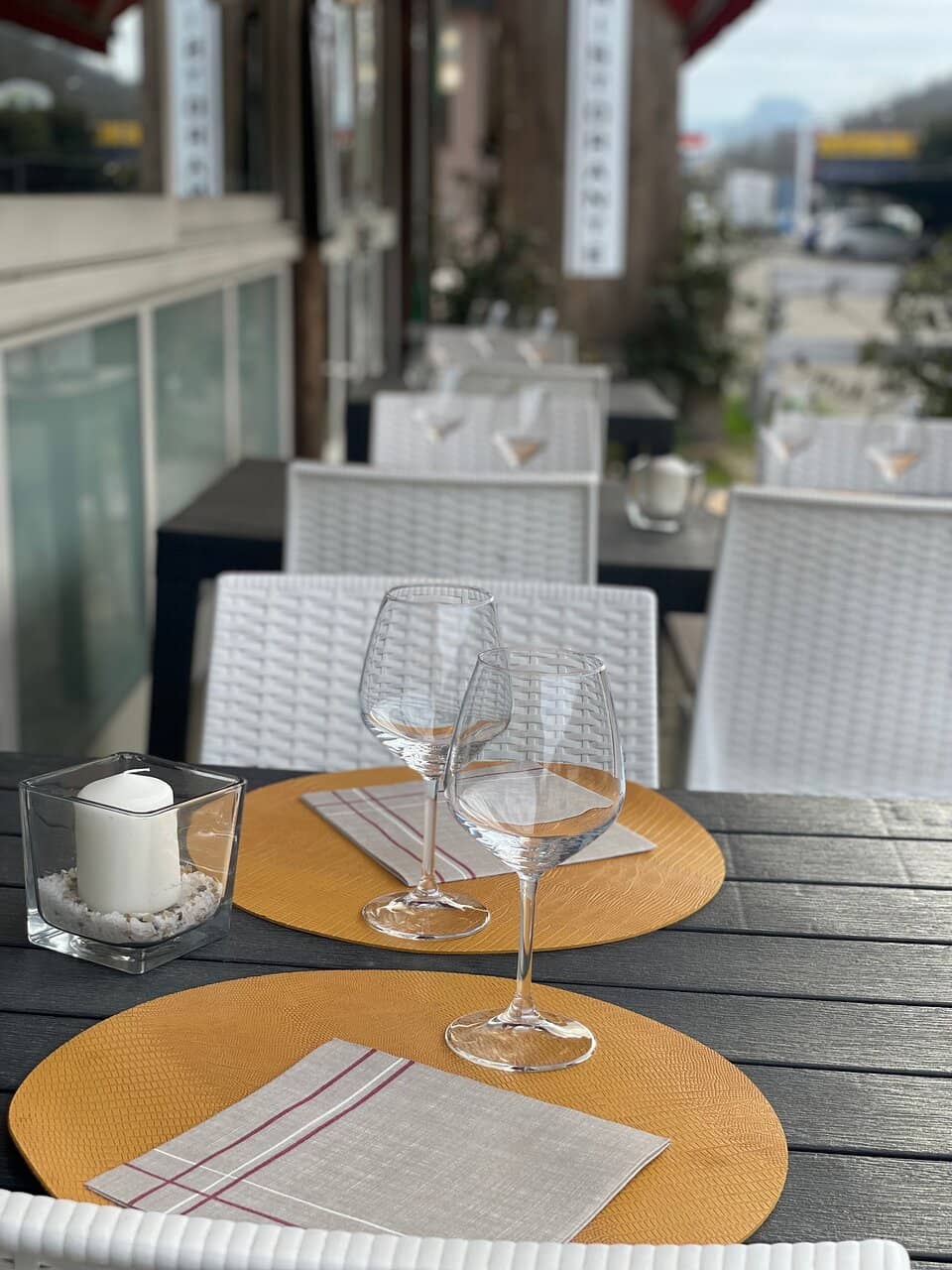 Charming Outdoor Dining