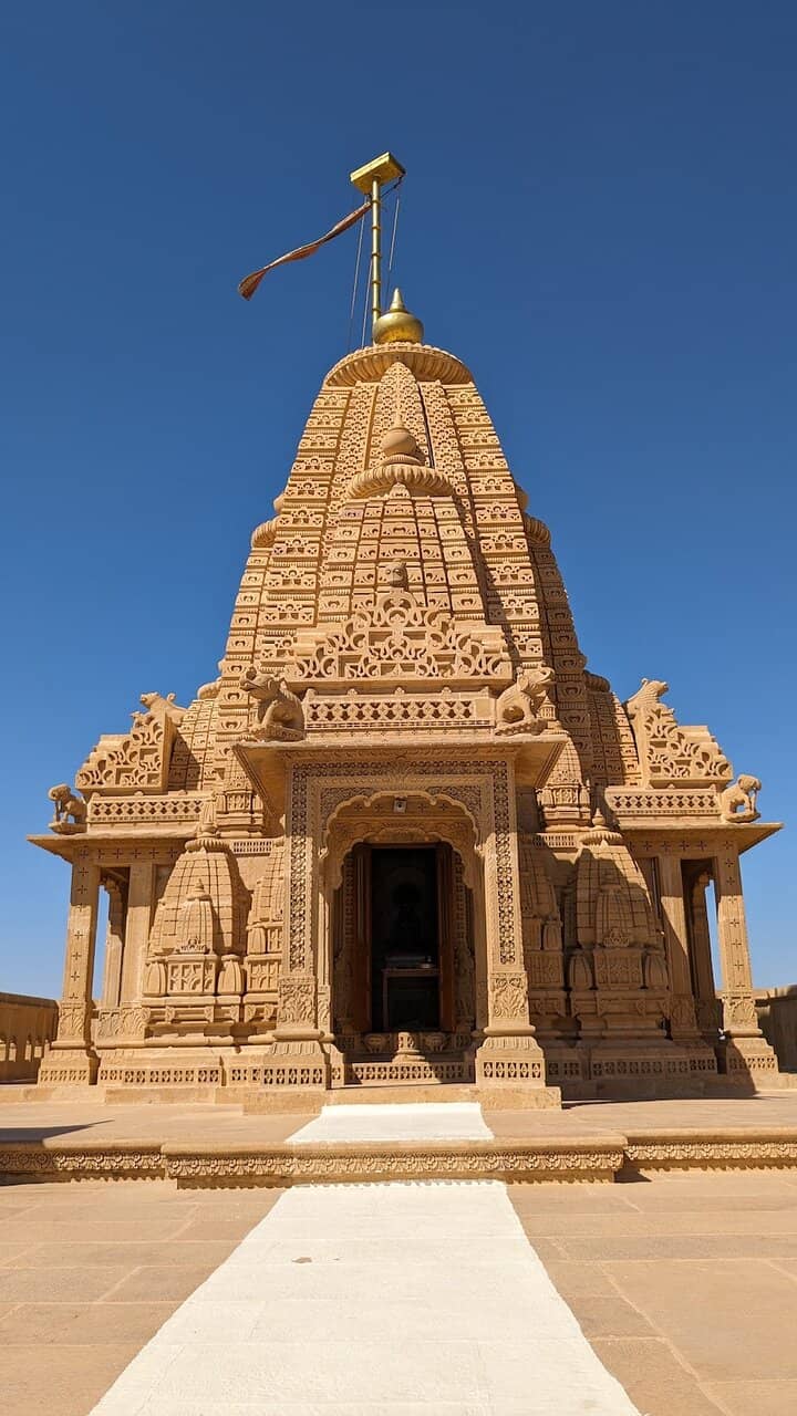 Artistic Pillars and Walls