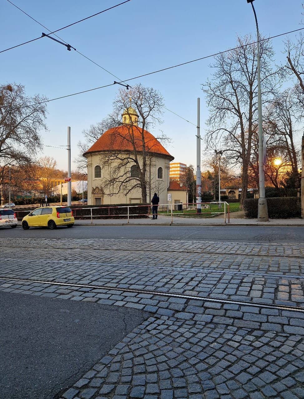 Gothic and Eerie Atmosphere