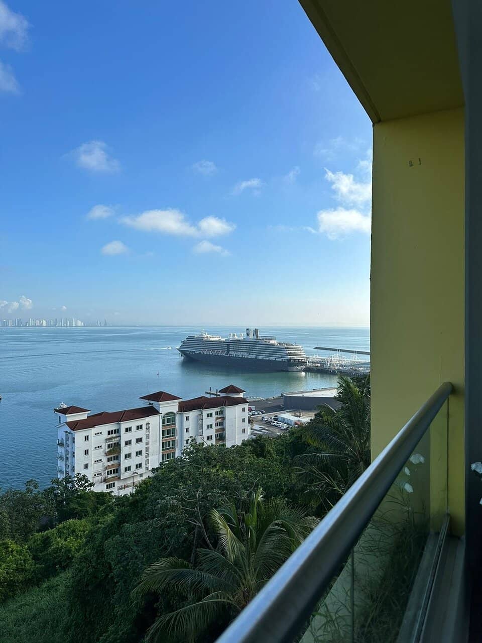 Shopping and Dining Hub