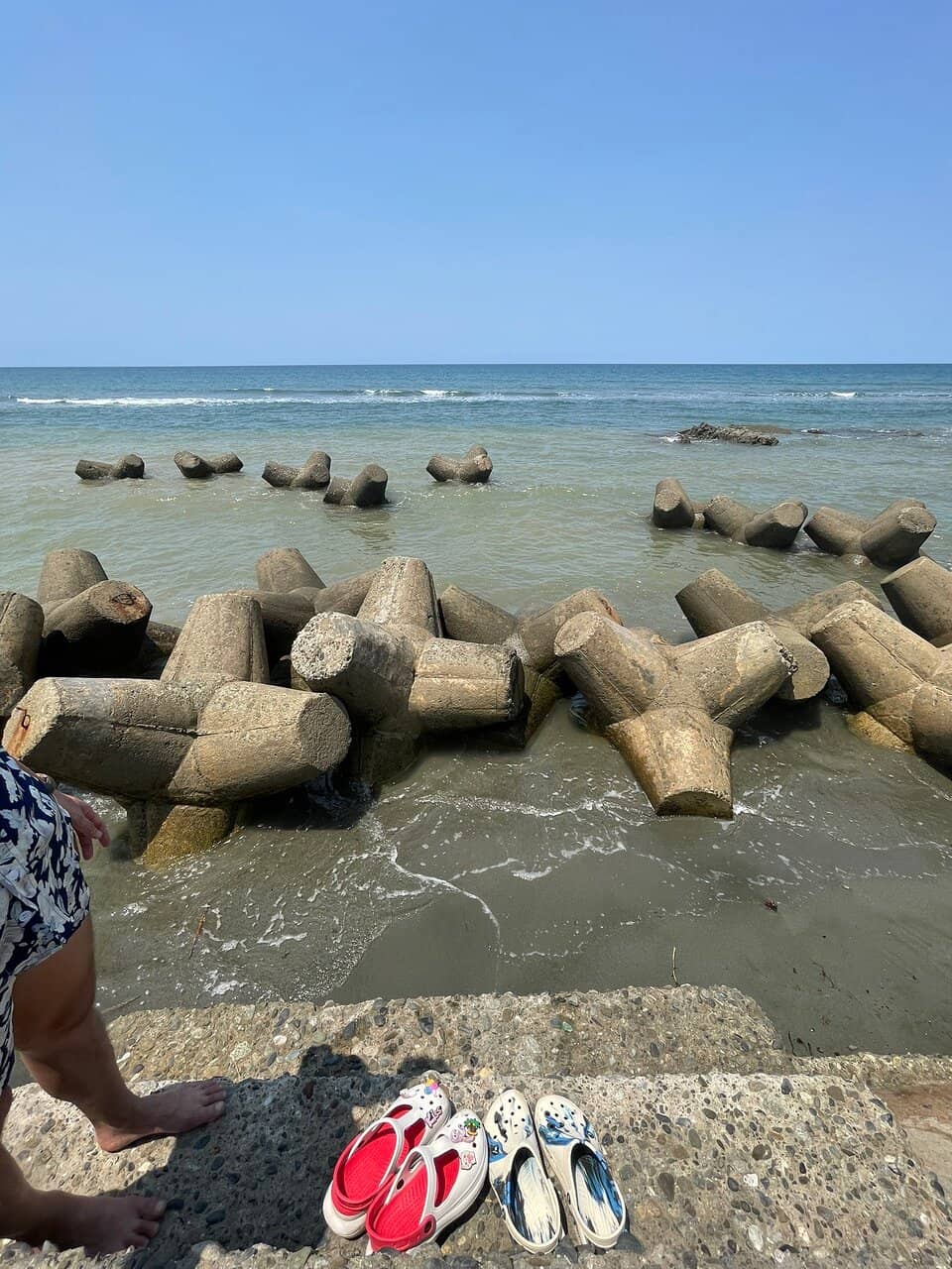 Gentle Waves for Swimming