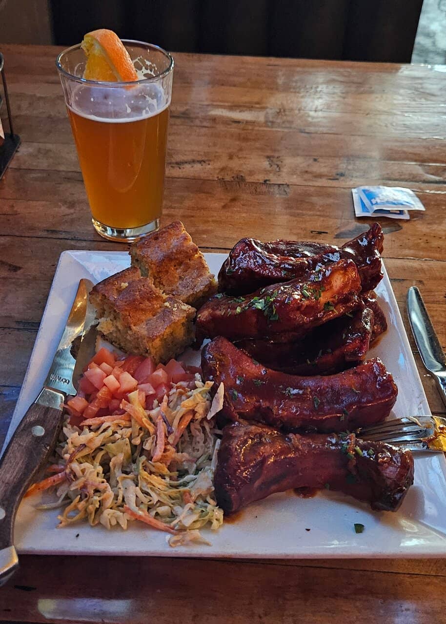 Vibrant Bar Scene & Craft Brews