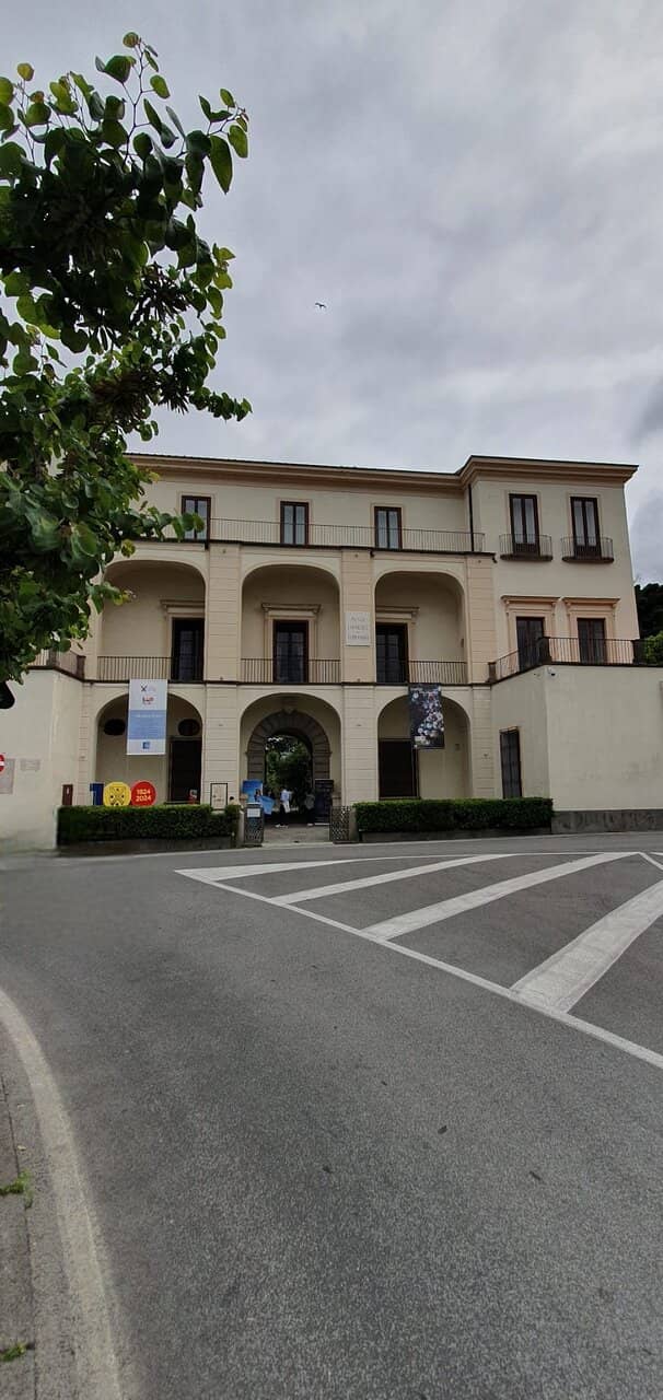 Elegant Villa and Gardens