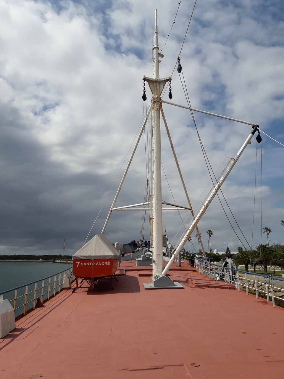 The Ship's Labyrinthine Interior