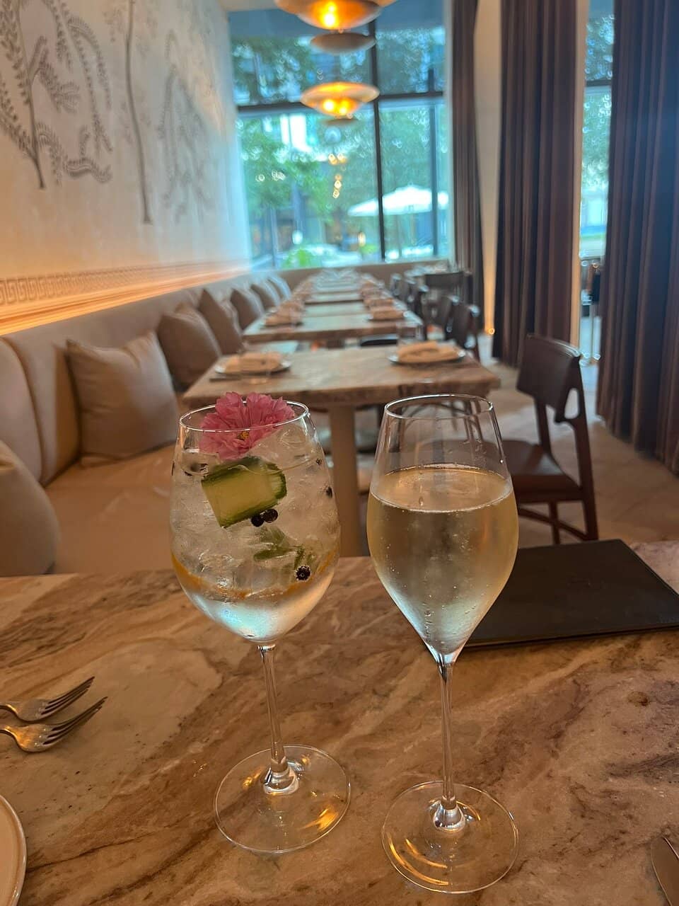 Creative Cocktails & Ambiance