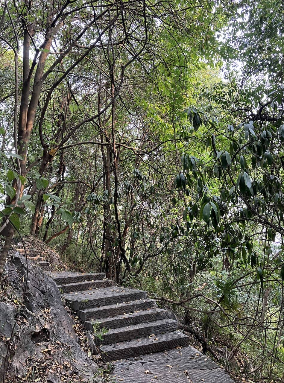 Statues of Betrayers