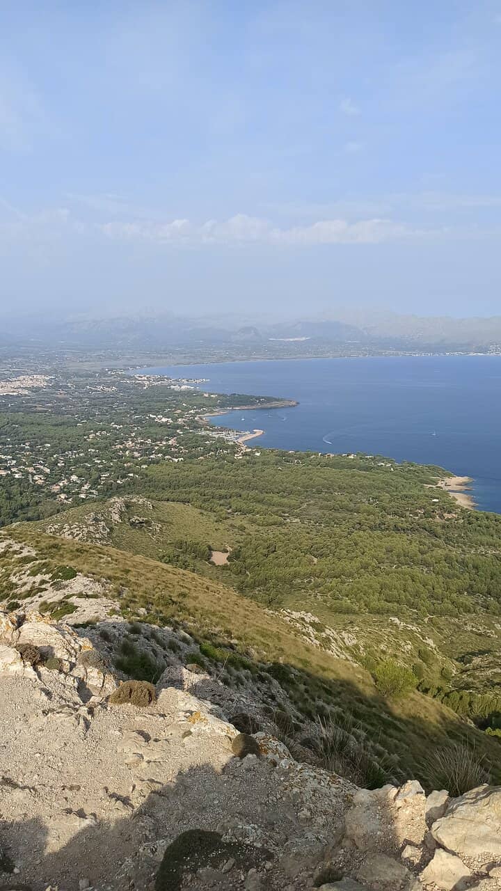 Scenic Coastal Hike