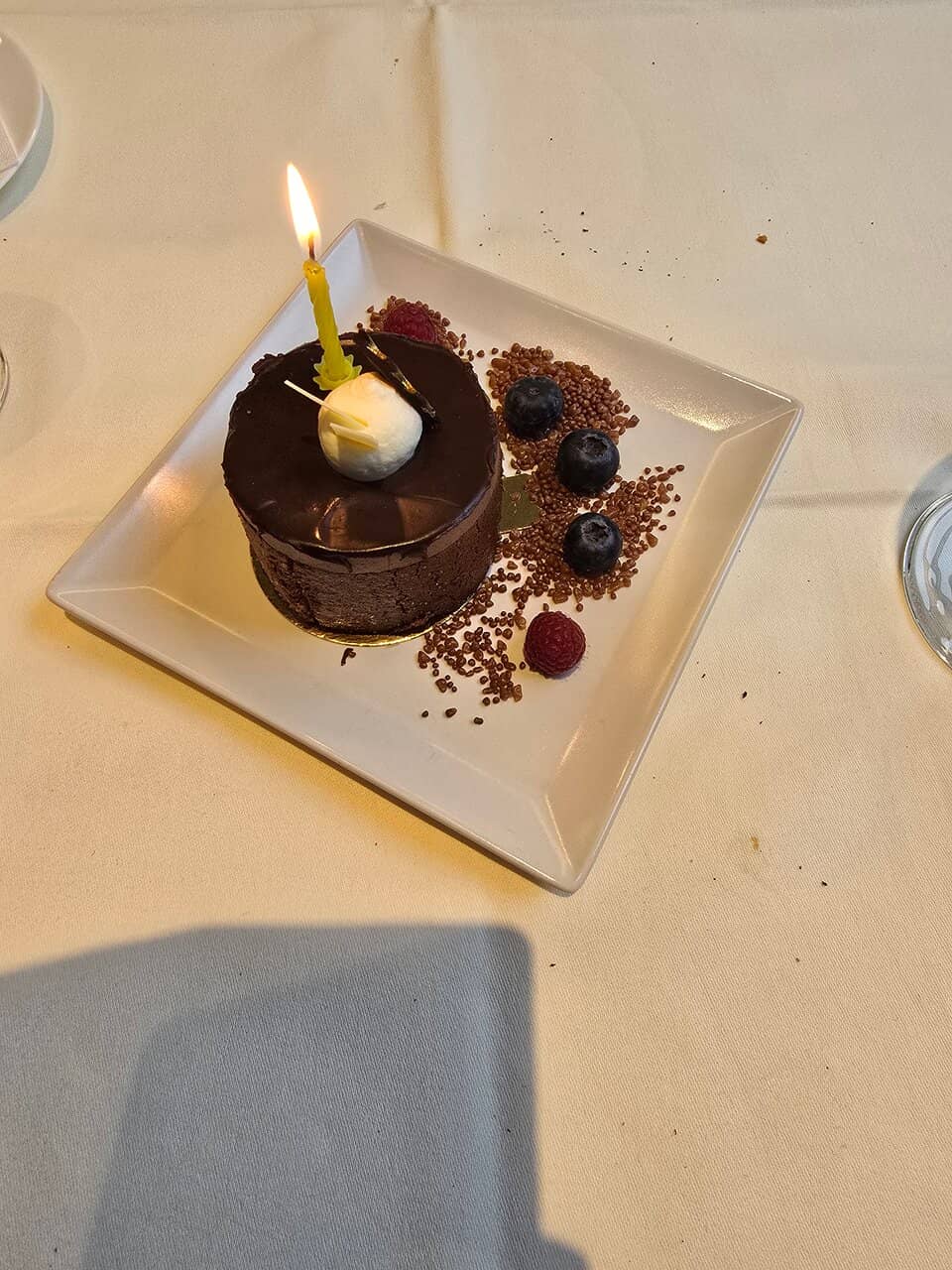 Warm & Modern Atmosphere