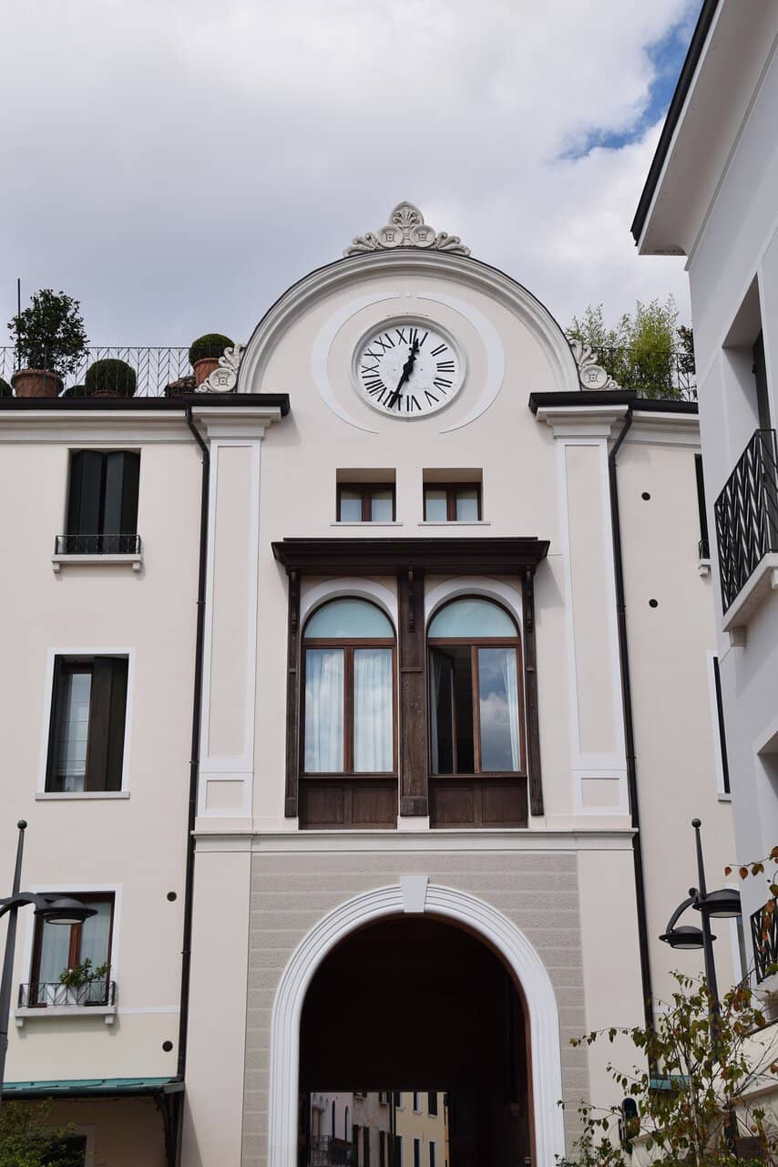 Porta Santi Quaranta