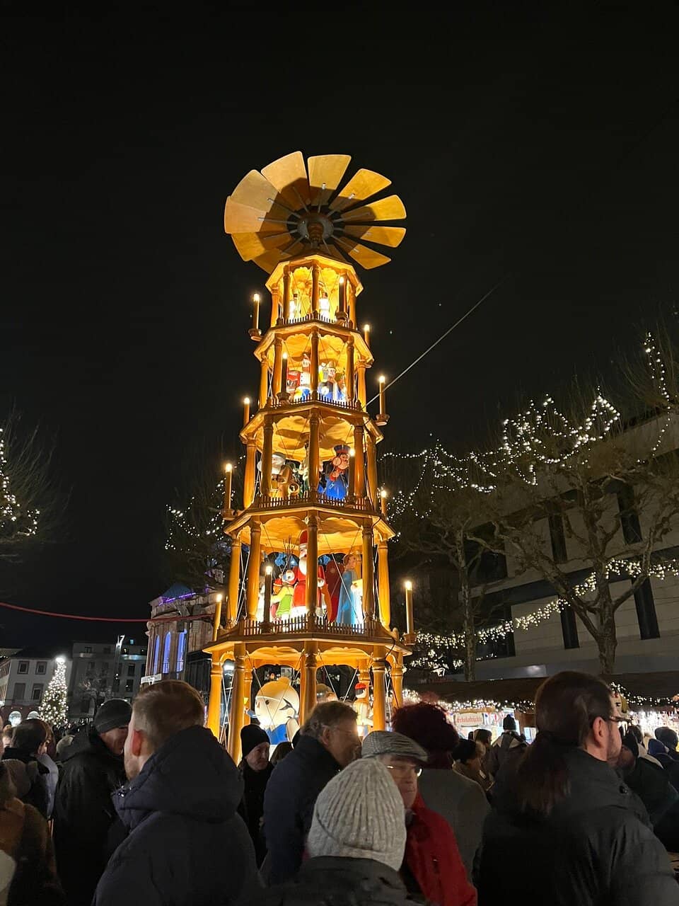 Cinnamon Rolls & Baked Goods