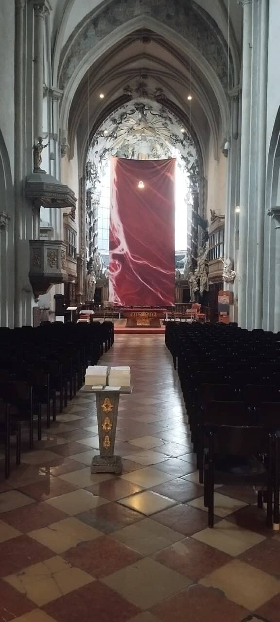 Mozart's Crypt Connection