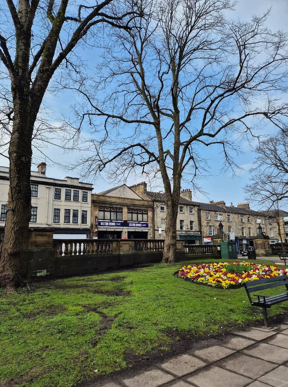 Queen Victoria Statue