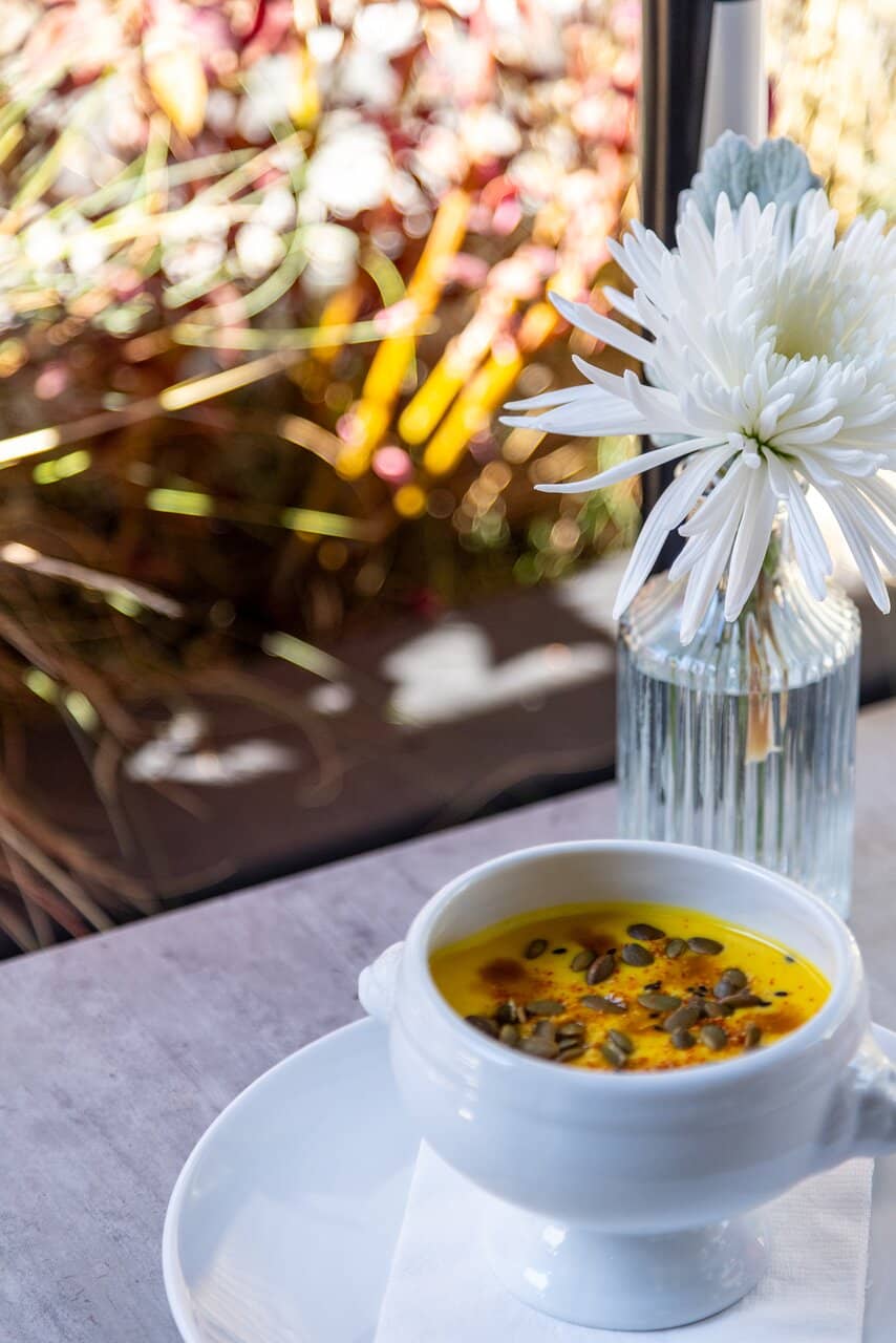 Cozy Ambiance with Open Kitchen