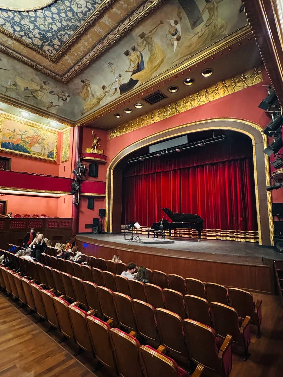 Live Opera & Ballet Performances