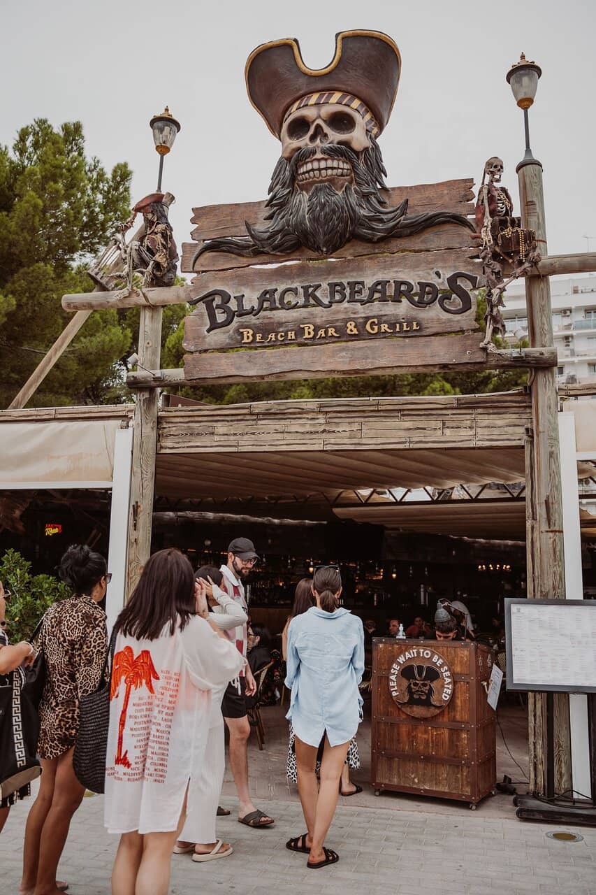 Spectacular Cocktails and Live Music