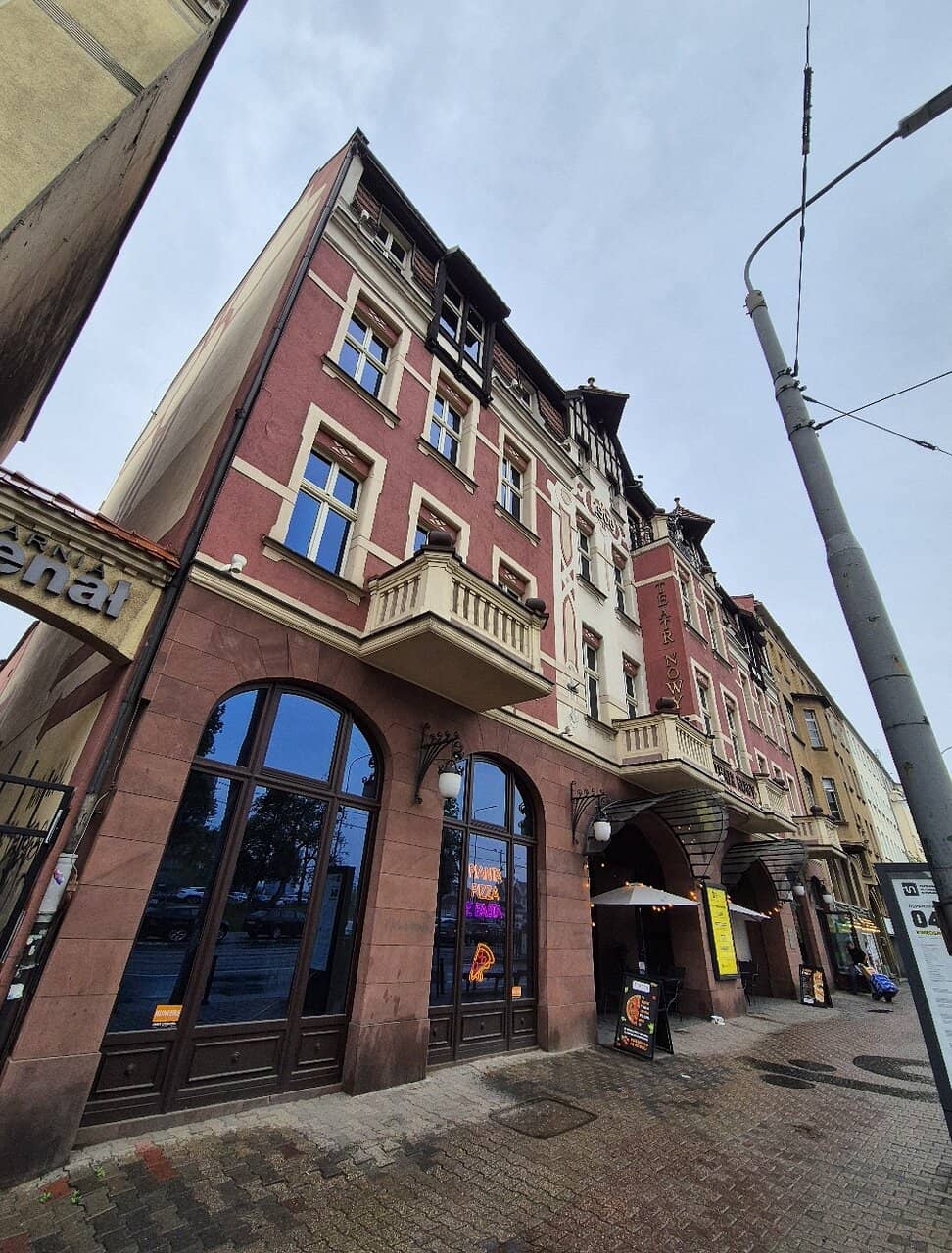 The Underground Bar-Restaurant