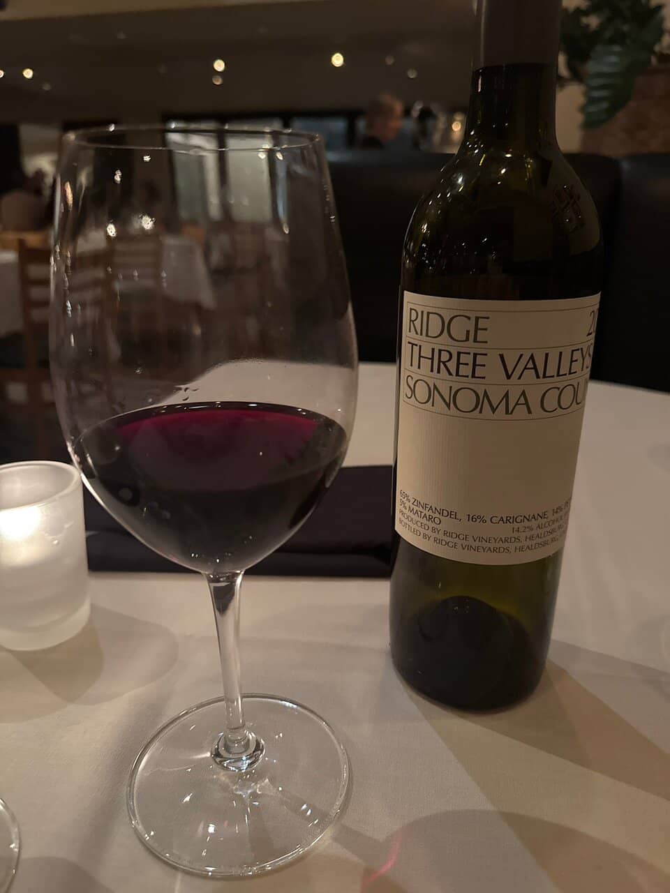 Warm and Welcoming Gastropub Ambiance