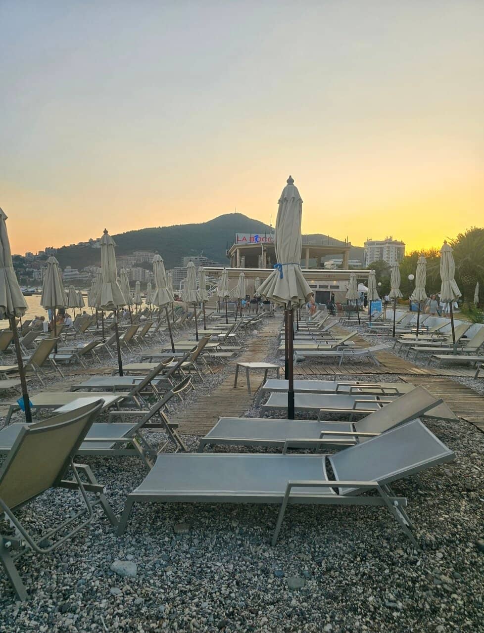 Panoramic Mountain Views