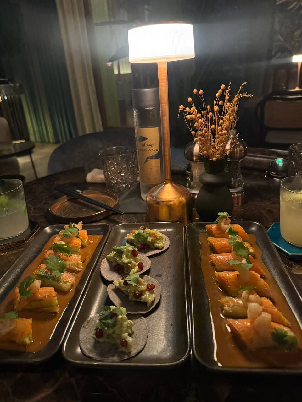 Chic City Walk Ambiance