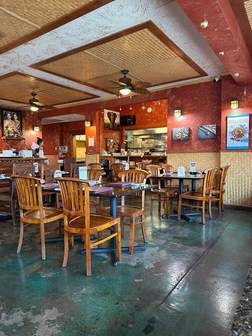 Warm Ambiance & Friendly Service