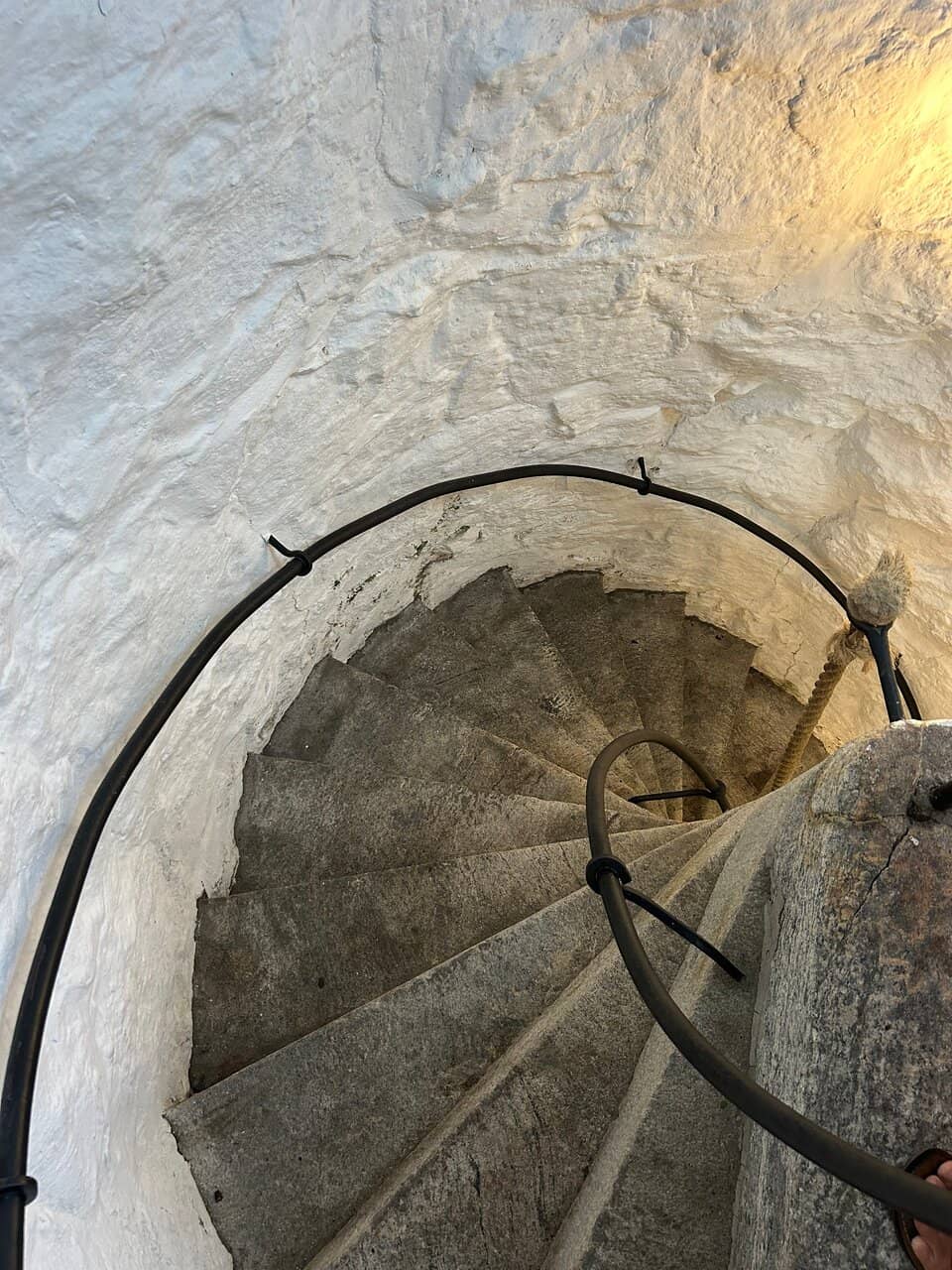 Panoramic Waterfront Views