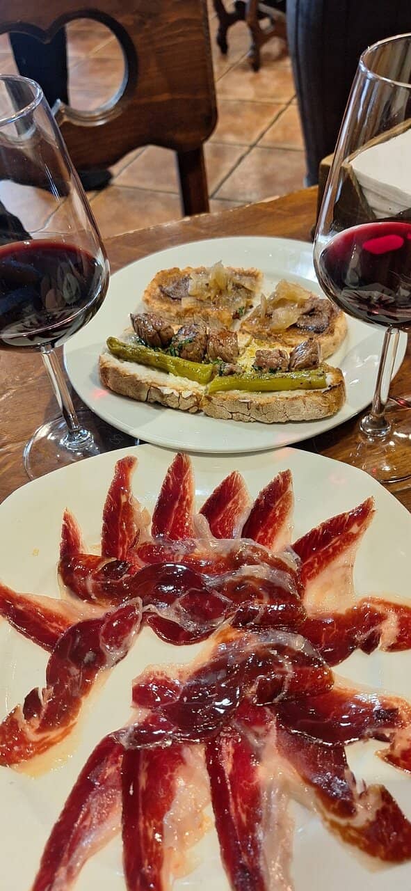 Lively & Cozy Atmosphere