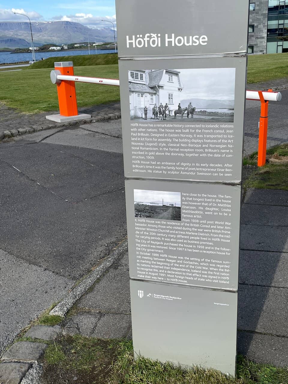 Einar Benediktsson Monument