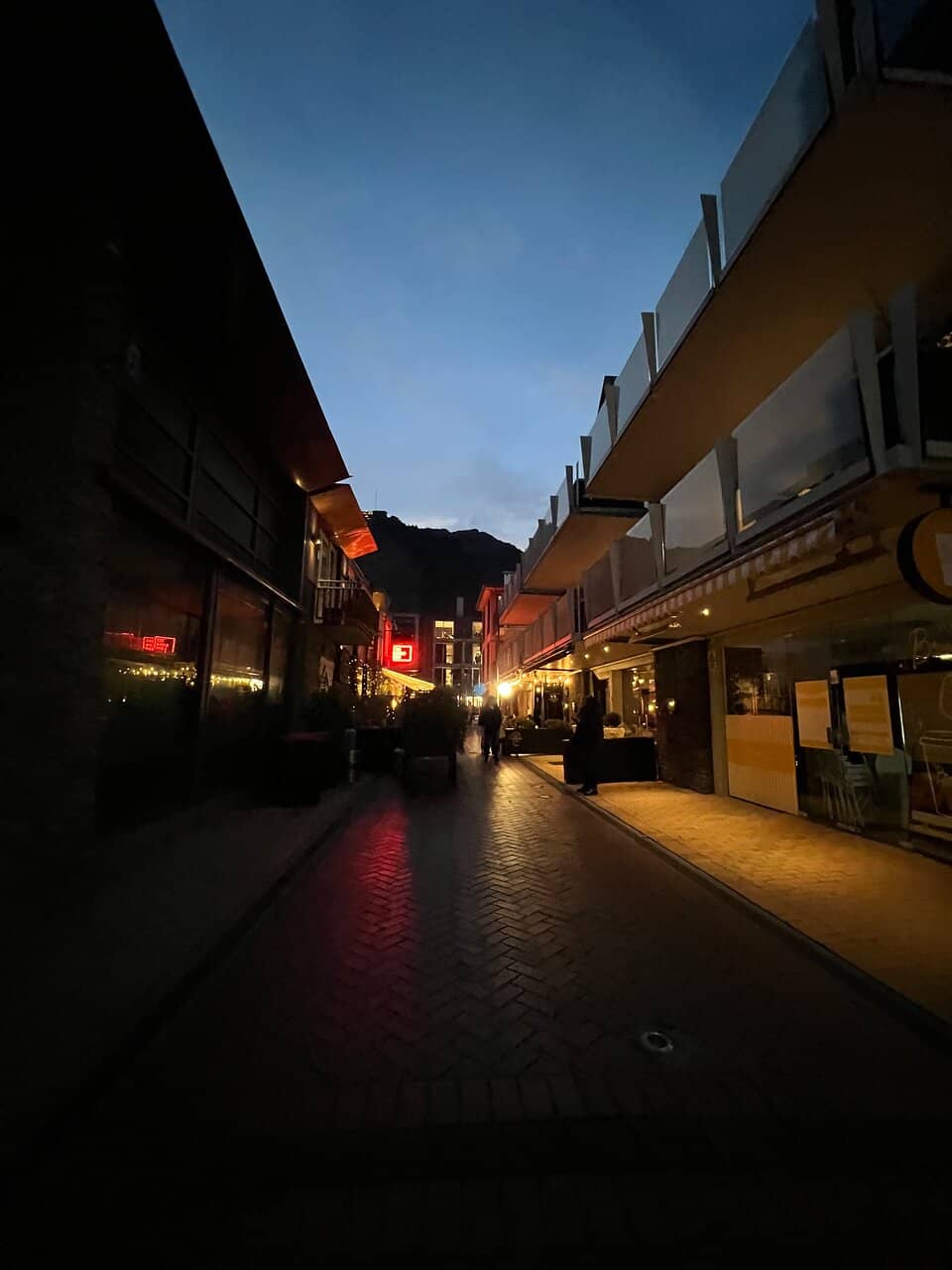 Scenic Beach Street Views