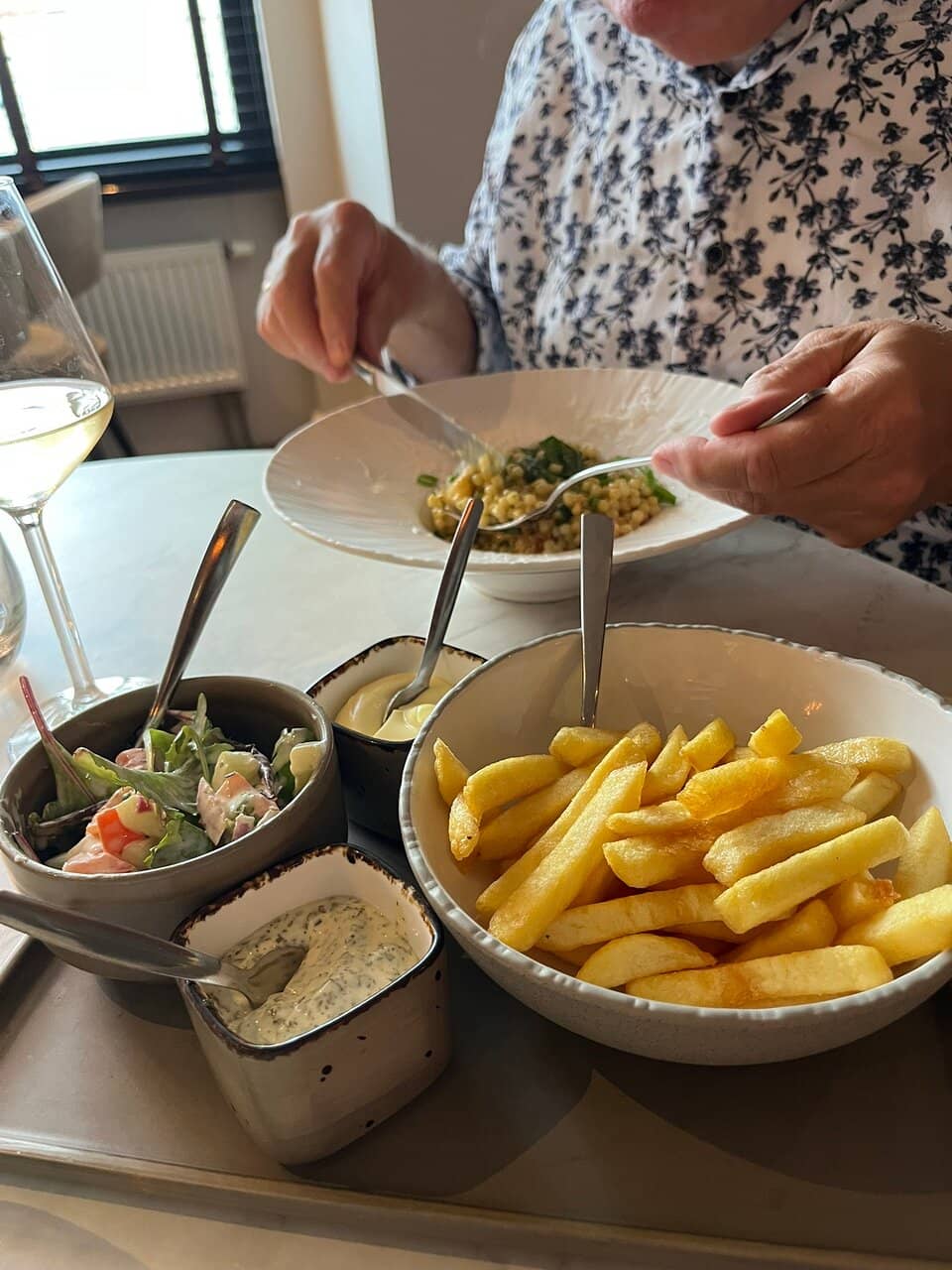 Chic Ambiance with Open Kitchen