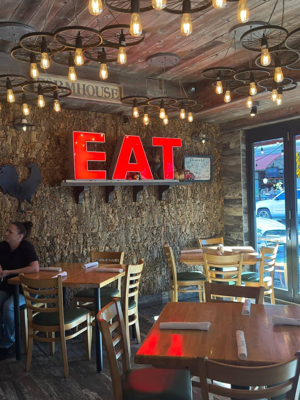 Vibrant Atlantic Ave Ambiance