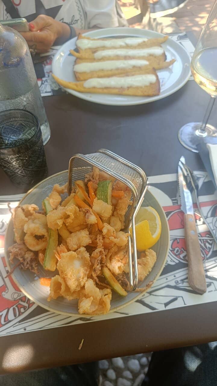 Idyllic Outdoor Dining