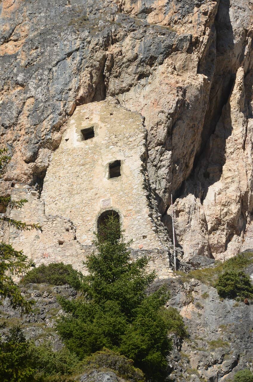 Panoramic Valley Views