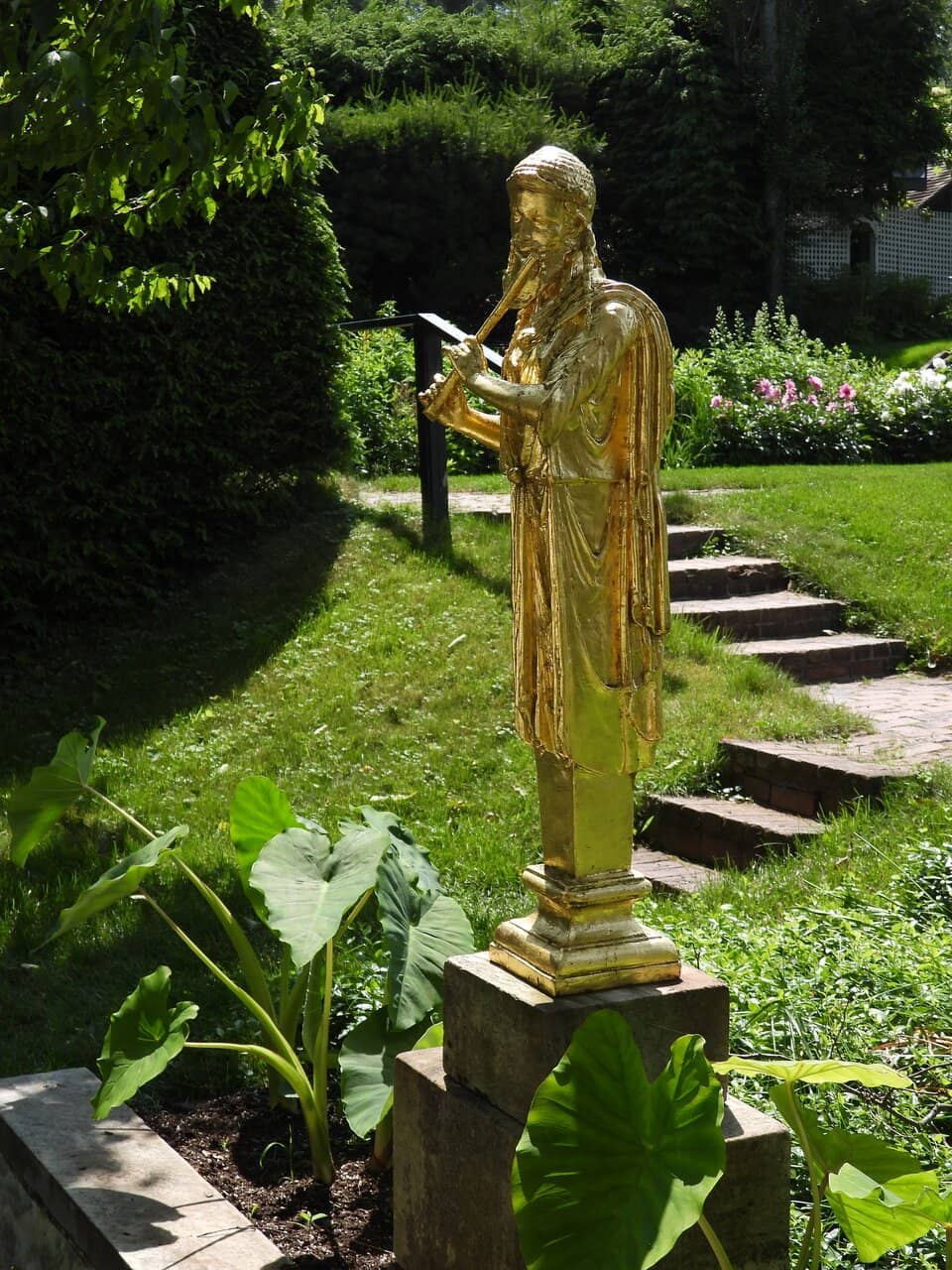 Adams Memorial (Clover)