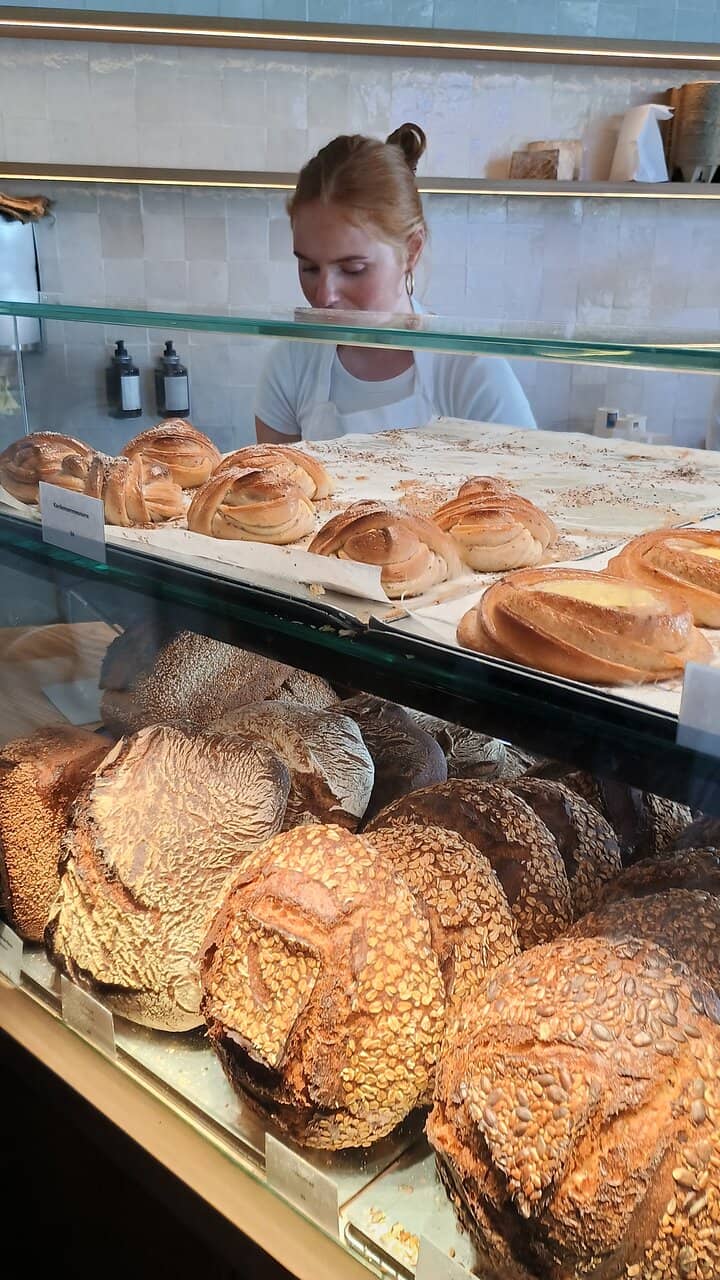 Charming Ambiance & Service