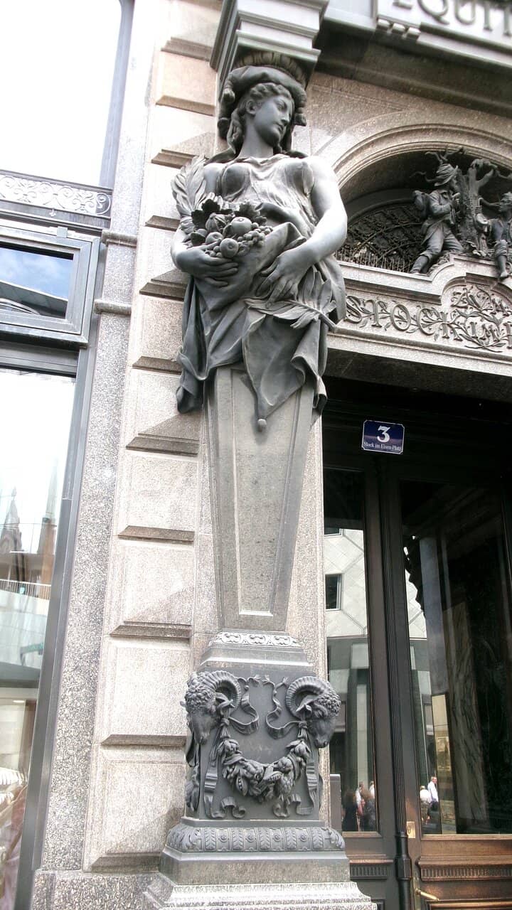 Stock im Eisen (Nail Tree)