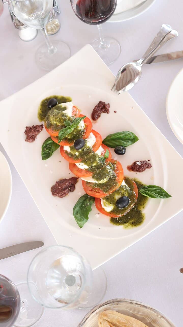 Al Fresco Dining with a Millionaire's Feel