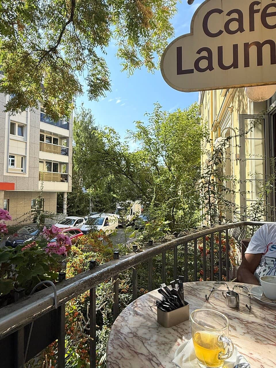 Leisurely Garden Dining