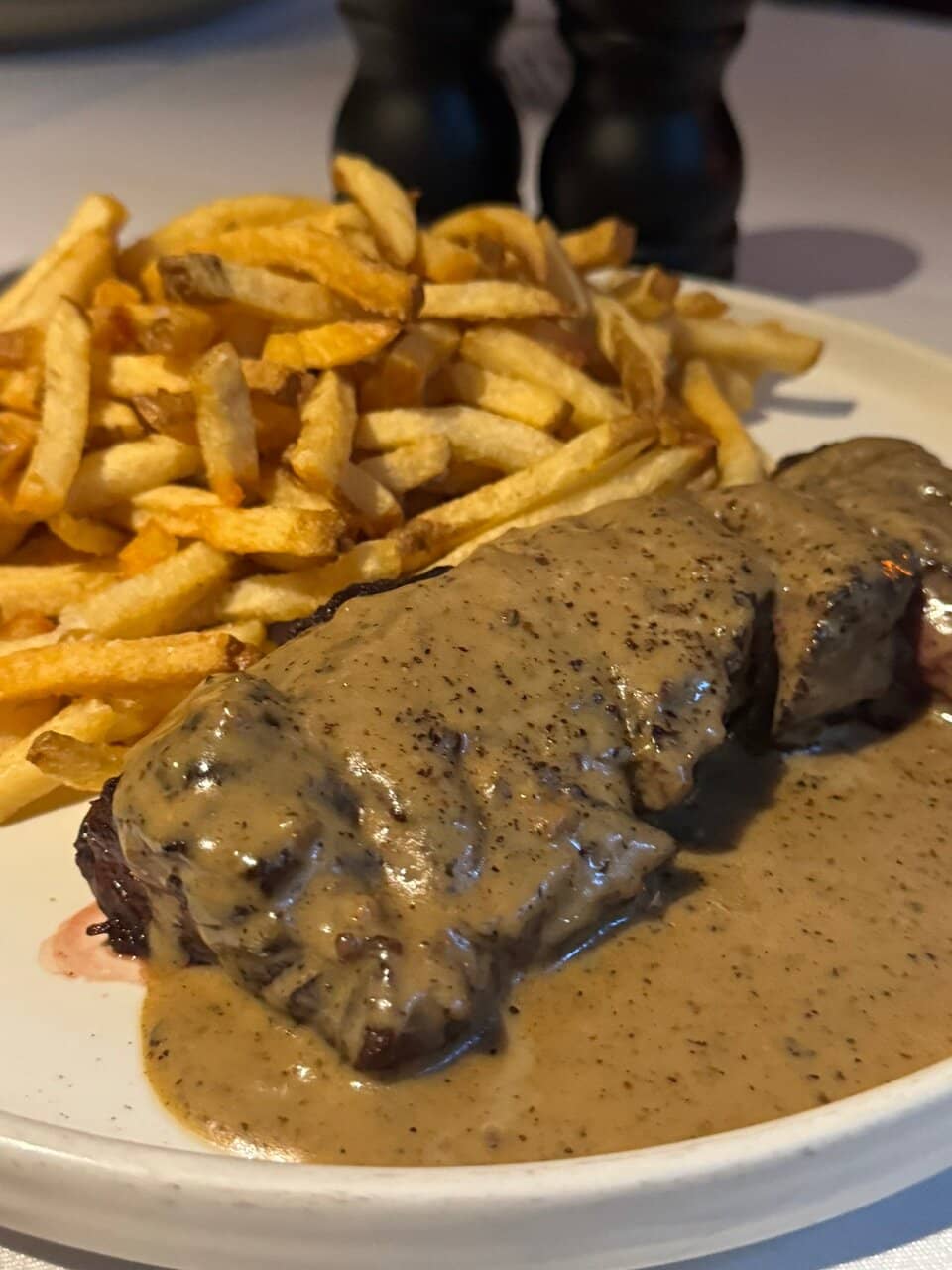 Cozy Parisian Ambiance