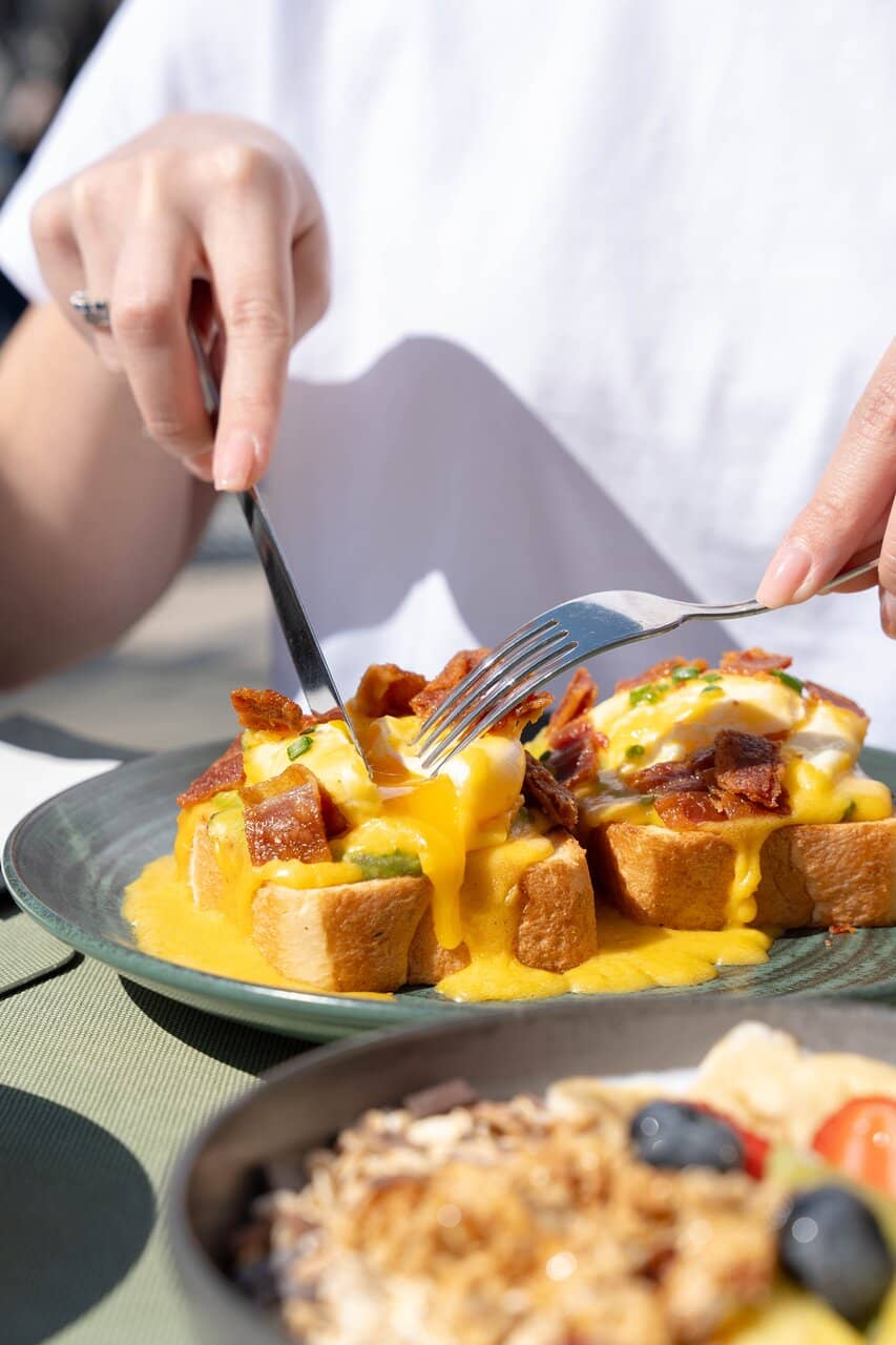 Canal-Side Terrace Dining