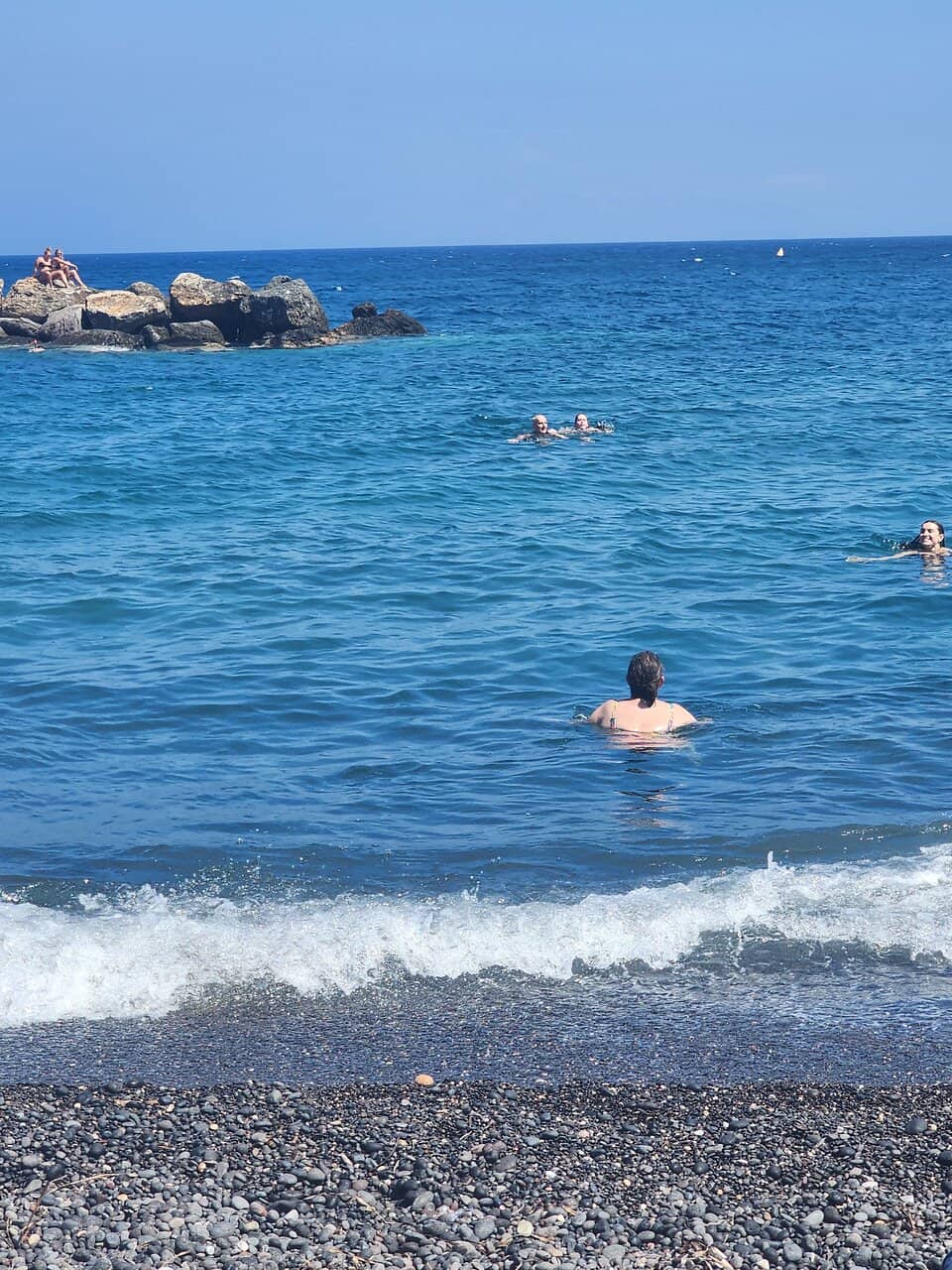 Beachfront Dining & Sunbeds