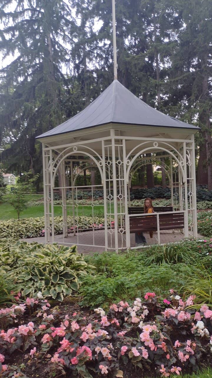 Literary Busts and Bridges