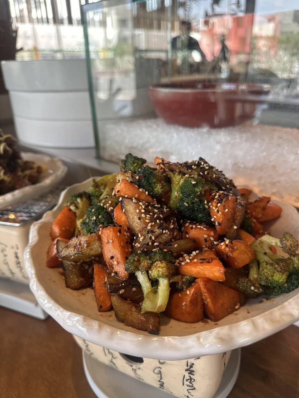 Vibrant Ambiance and Robata Grill