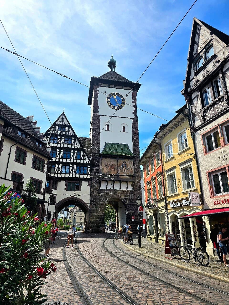 Nearby Boutiques and Shops