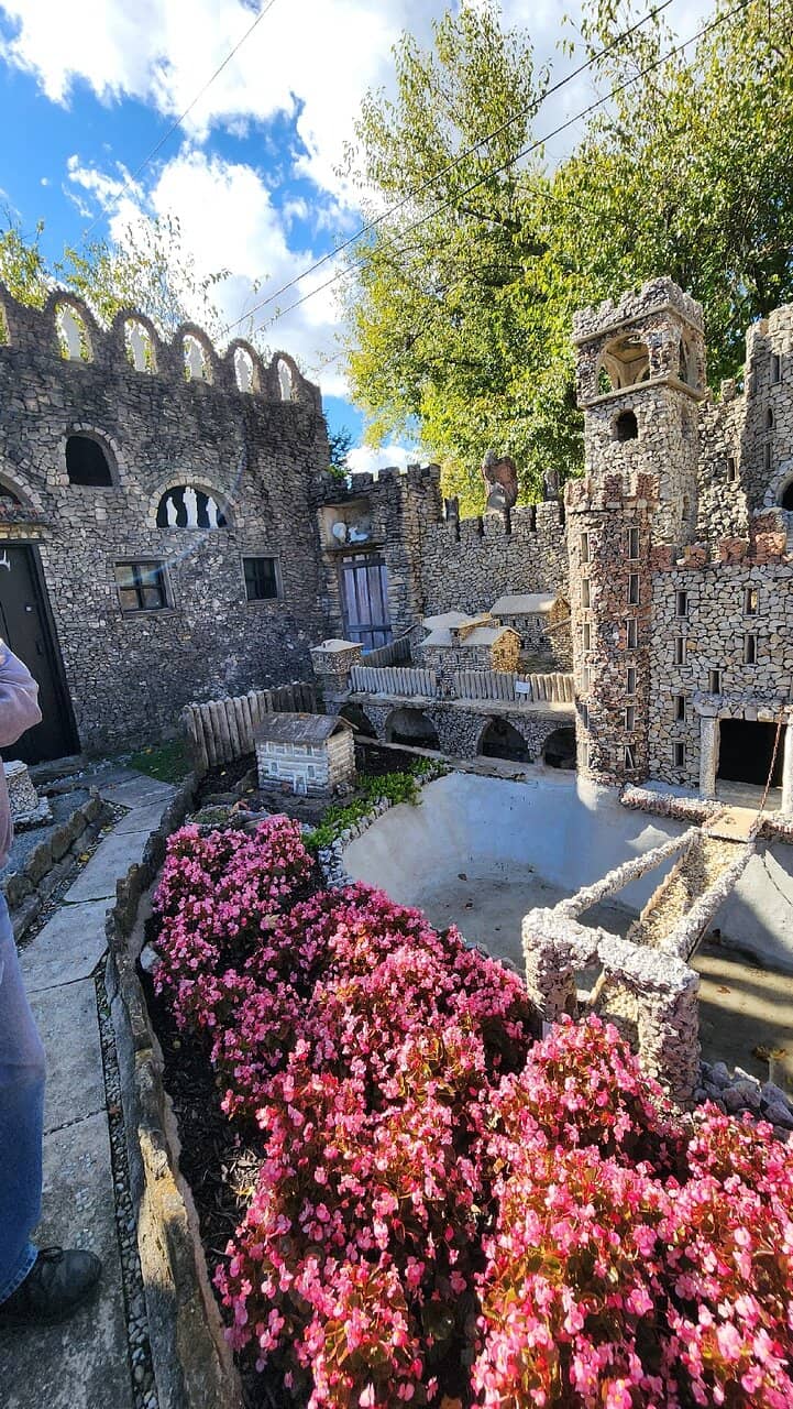 Folk Art Environment