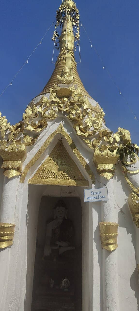 Reflections on Nong Chong Kham Lake